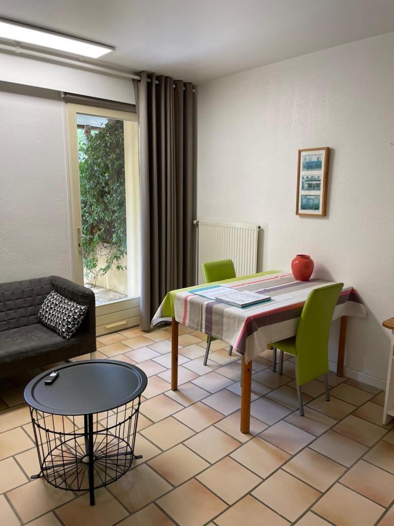 Mas Des Amarens Apartment Malaucene Bagian luar foto